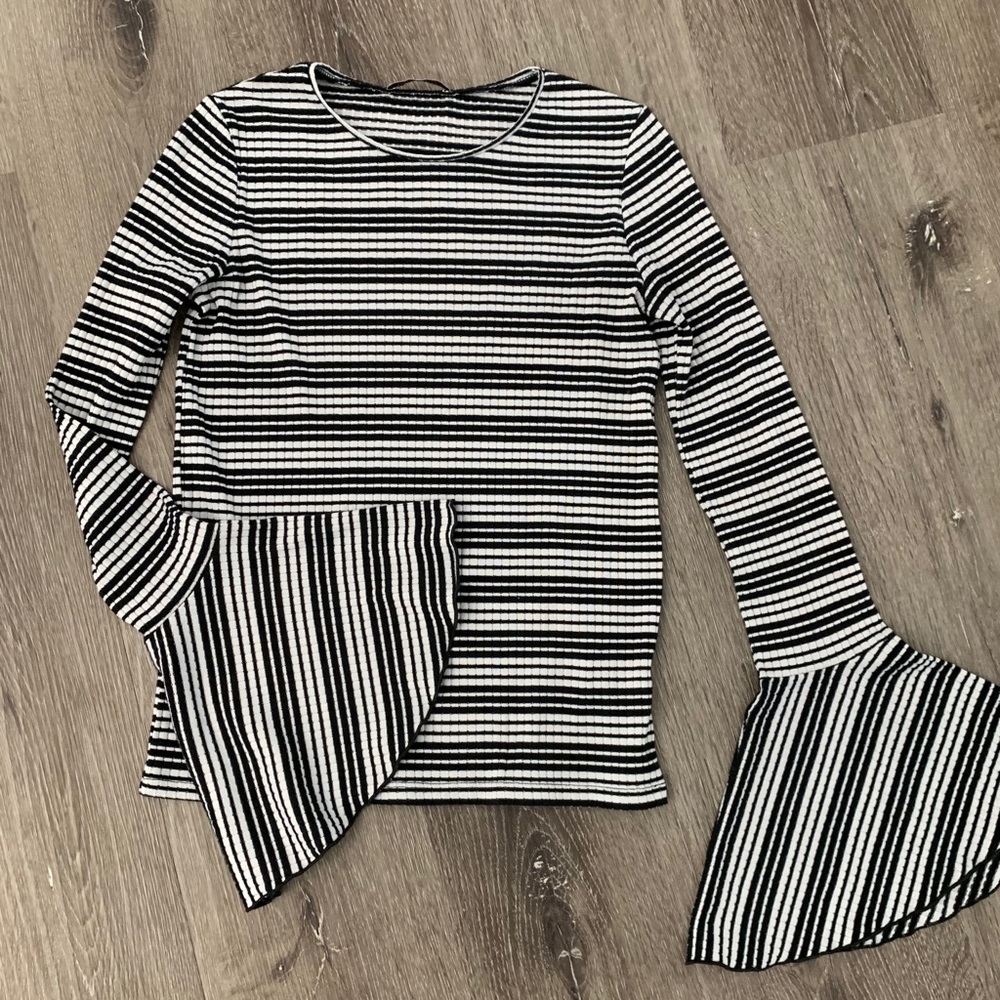 Bell sleeve Zara long sleeve